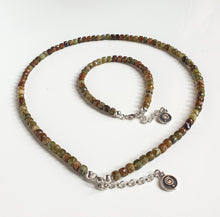 Load image into Gallery viewer, Green Garnet Silver 925 Necklace "Vital Thouhgts" - Petit Secret