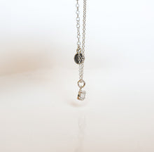 Load image into Gallery viewer, Moonstone from India, AAA grade petit pendant with chain "Intuition"